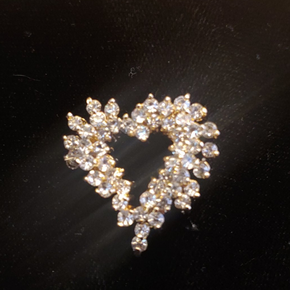 Women's Rhinestone Gold-Plated Heart Pendant.